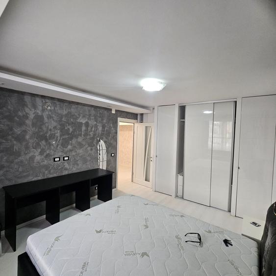 Apartament cu 3 camere decomandat în Mărăței