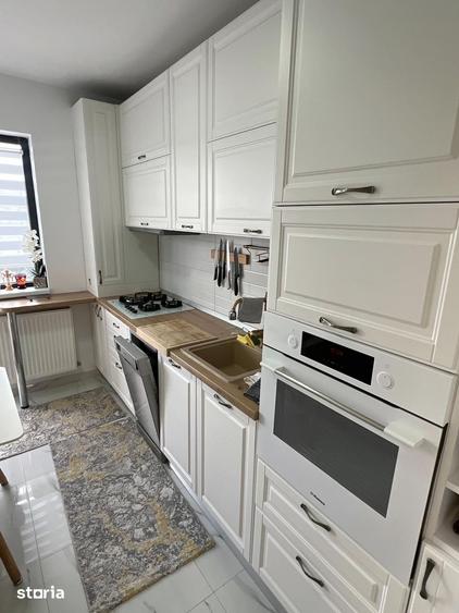 Apartament cu 3 camere decomandat în Dobroești