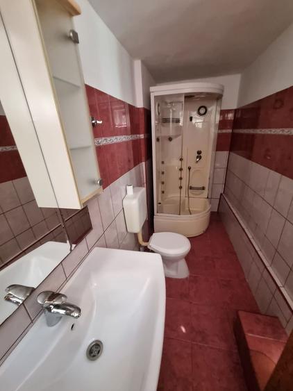 Casă individuală cu 4 camere cu Canalizare în Dacia