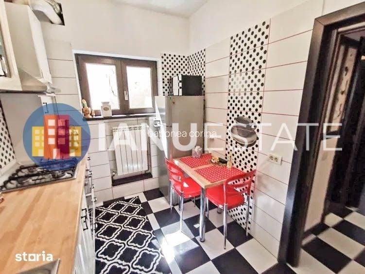 Apartament cu 2 camere decomandat în Victoriei