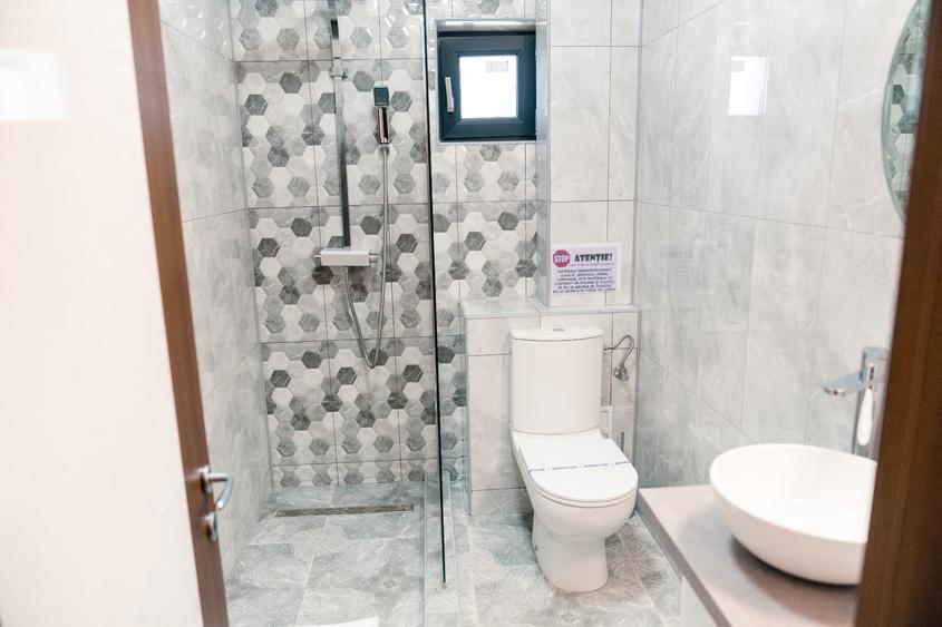 Casă cu 15 camere cu Teren 500 Mp în Nord