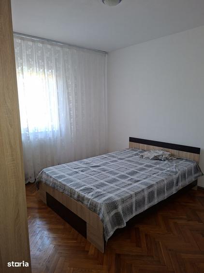 Apartament cu 2 camere decomandat în Craiovița Nouă