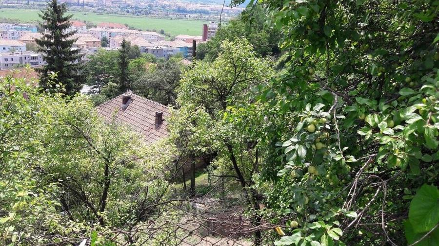 Teren Construcții intravilan de 1000 mp, în Central