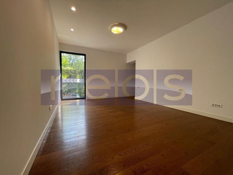 Apartament cu 4 camere decomandat în Primăverii