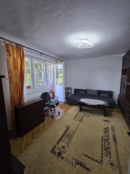 Apartament cu 3 camere decomandat în P-ța Doina