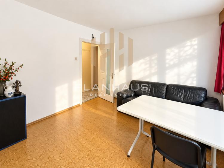 Apartament cu 4 camere decomandat, mobilat în Central