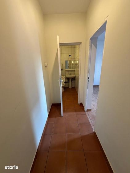 Casă cu 6 camere cu Teren 60 Mp în Vitan