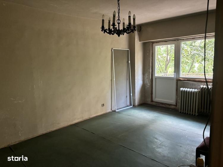 Garsonieră decomandată în Vitan
