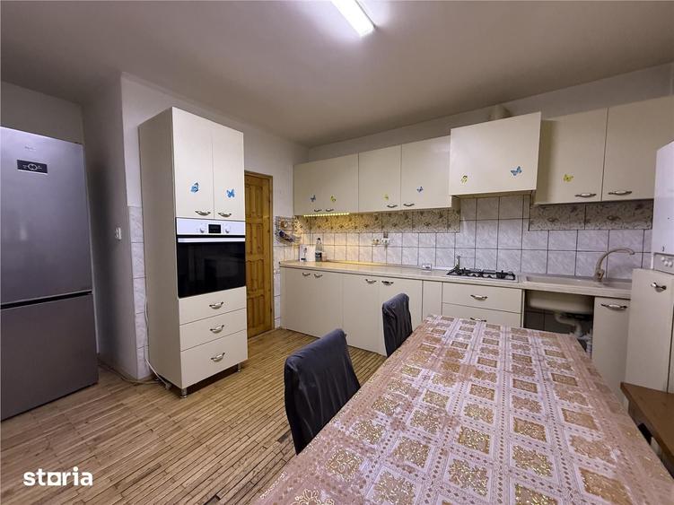 Casă cu 4 camere cu Teren 263 Mp în Central