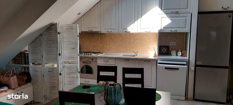 Apartament cu 3 camere, mobilat în Dămăroaia