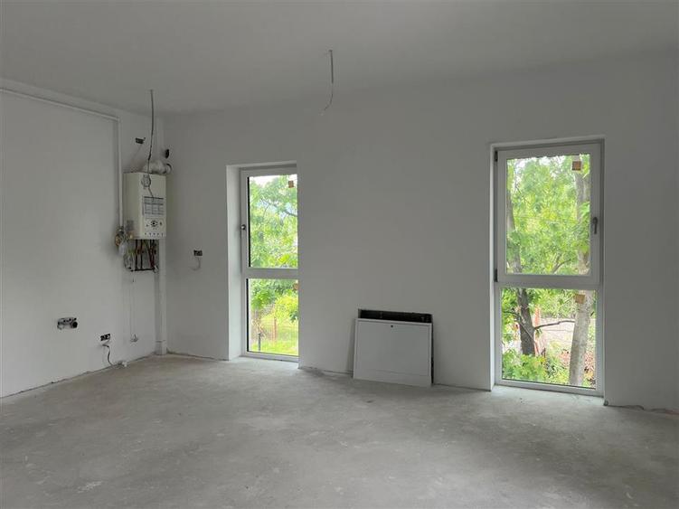 Penthouse cu 3 camere semidecomandat în Orașul Vechi