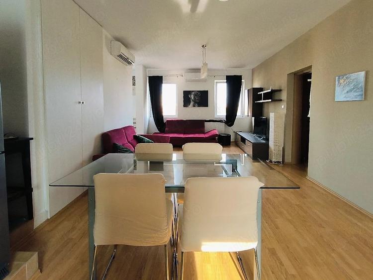 Apartament cu 3 camere semidecomandat în Central