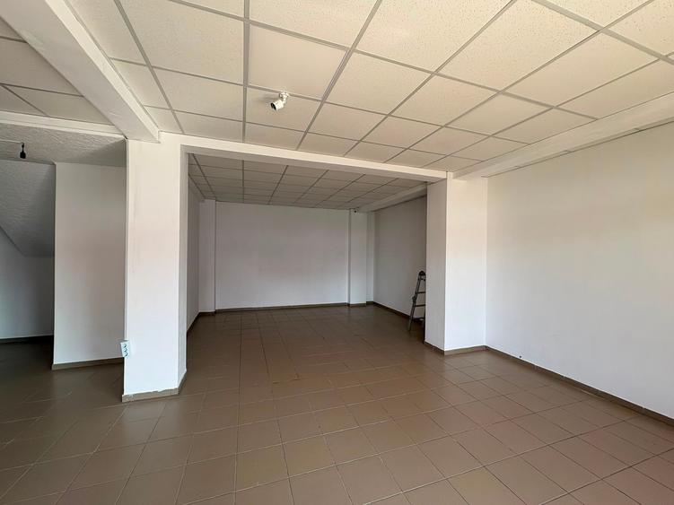 Spațiu comercial, de 50 mp, în Golești