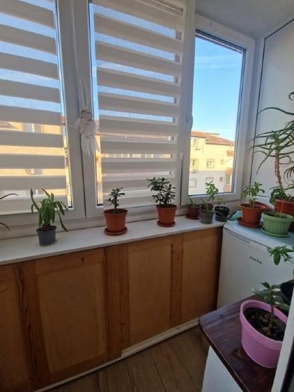 Apartament cu 3 camere decomandat, mobilat în Aradului