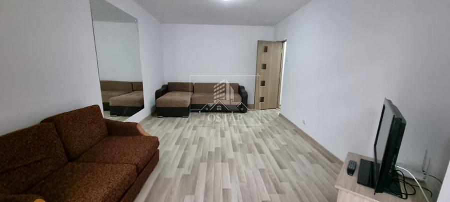 Apartament cu 3 camere decomandat, mobilat în 9 Mai