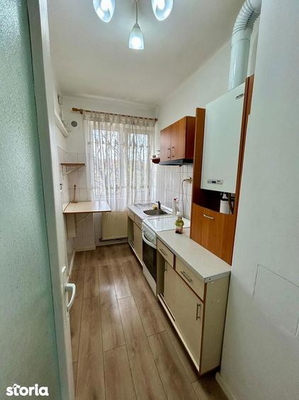 Apartament cu 3 camere decomandat în Republicii