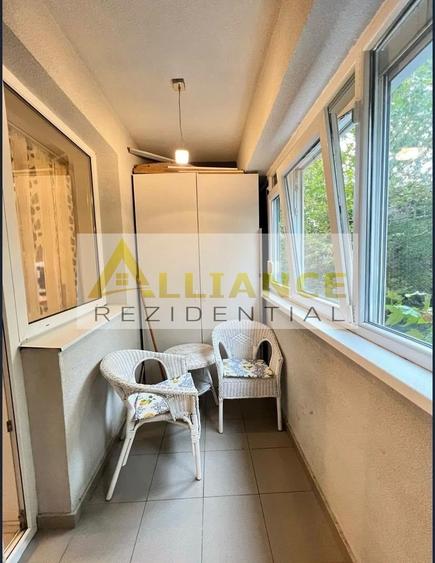 Apartament cu 2 camere semidecomandat, mobilat în Sud