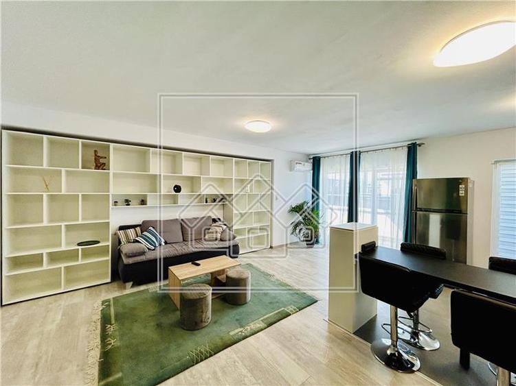Apartament cu 4 camere nedecomandat în Piața Cluj