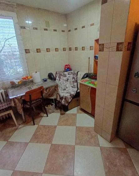 Apartament cu 3 camere decomandat în Militari