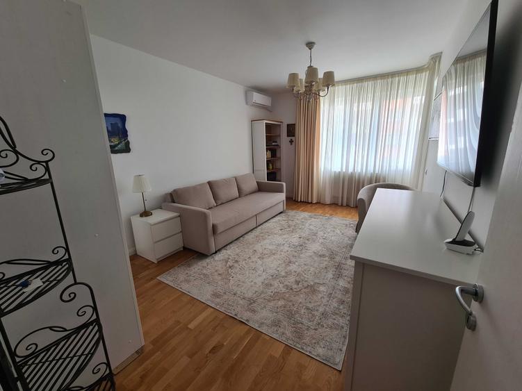 Garsonieră decomandată în Baba Novac