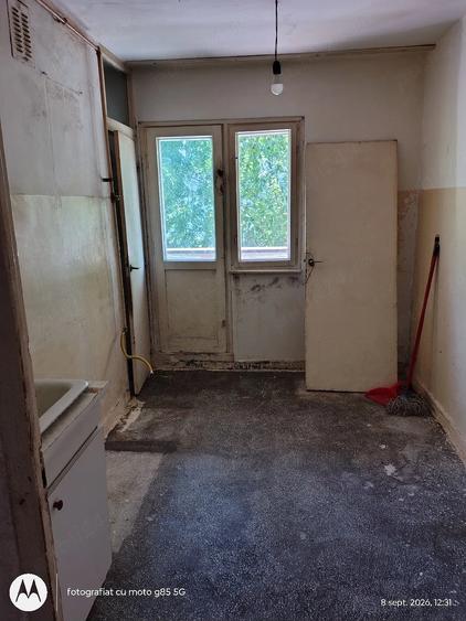 Apartament cu 2 camere decomandat în Exterior Vest