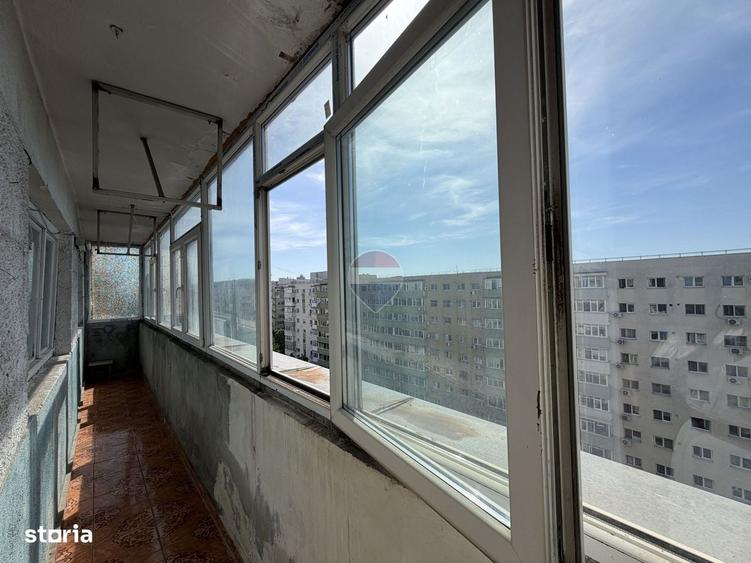 Apartament cu 3 camere semidecomandat în Dobroești