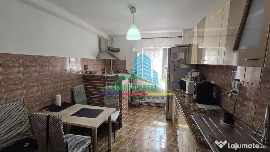 Apartament cu 3 camere decomandat în Brăilei