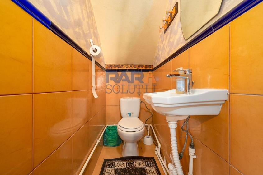Casă individuală cu 6 camere cu Canalizare în Cotu Vameș