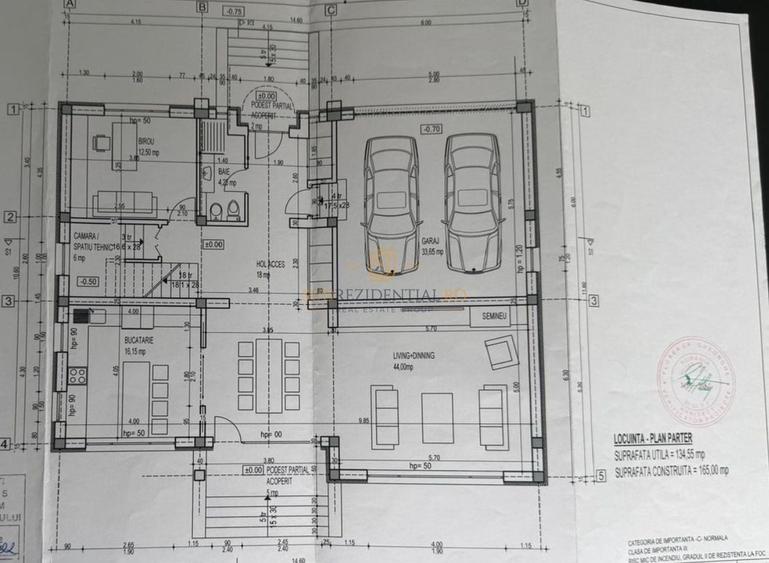 Casă individuală cu 5 camere cu Canalizare în Sud