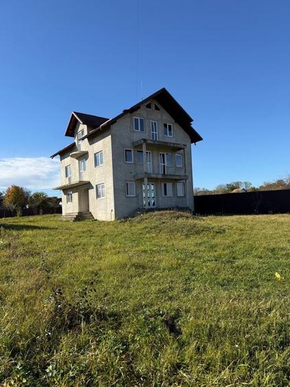 Casă cu 4 camere în Dumbrăveni