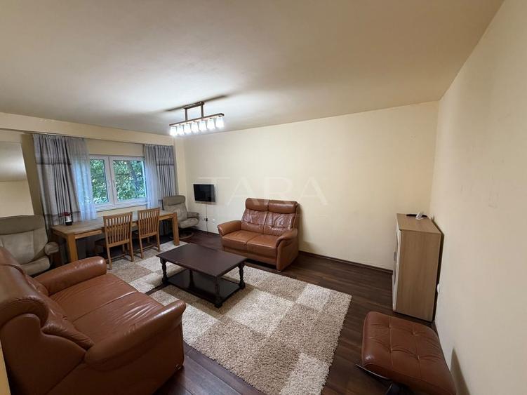 Apartament cu 3 camere decomandat în Central