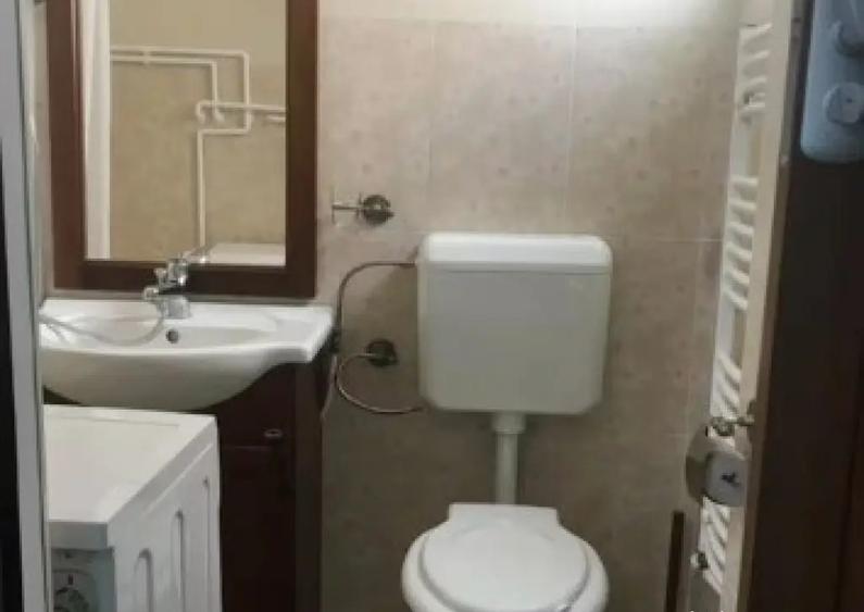 Garsonieră decomandată, mobilată în Armeneasca