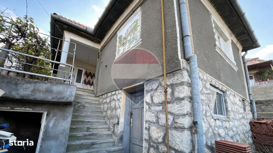 Casă cu 2 camere în Central