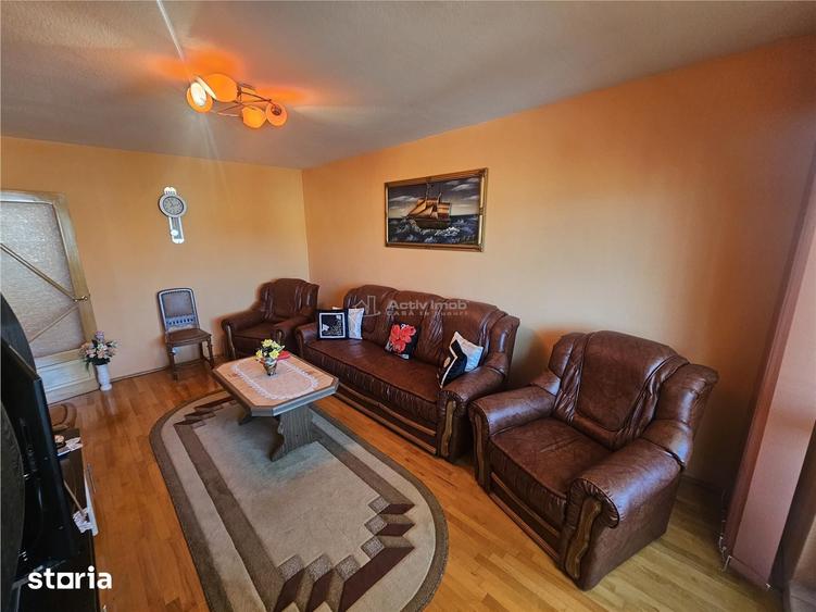 Apartament cu 3 camere decomandat în Central