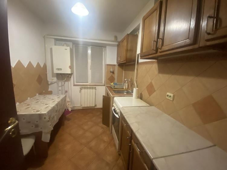 Apartament cu 2 camere semidecomandat în Tătărași