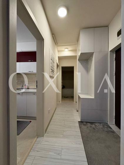 Apartament cu 3 camere semidecomandat, mobilat în Girocului