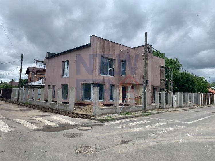 Duplex cu 4 camere cu Canalizare în Chitila