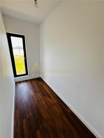 Casă individuală cu 4 camere cu Teren 300 Mp în Berceni