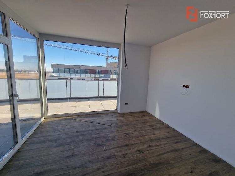 Apartament cu 3 camere decomandat în Torontalului