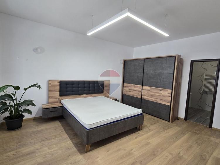 Apartament cu 3 camere decomandat, mobilat în Calea Victoriei