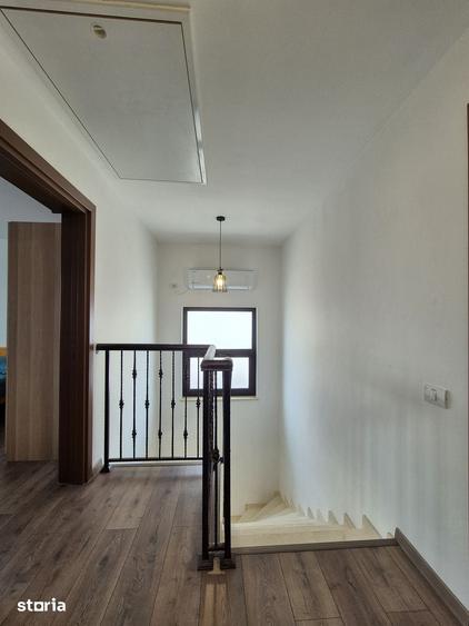 Casă cu 4 camere cu Teren 300 Mp în Tunari