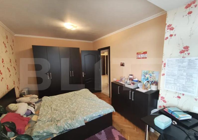 Apartament cu 4 camere decomandat în Decebal