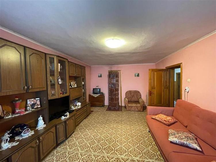 Casă individuală cu 3 camere cu Teren 1340 Mp în Monumentului