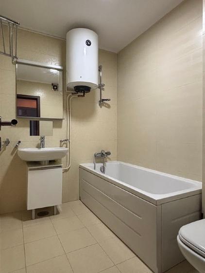 Apartament cu 3 camere decomandat în Libertății