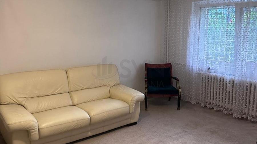 Apartament cu 4 camere decomandat în Băneasa