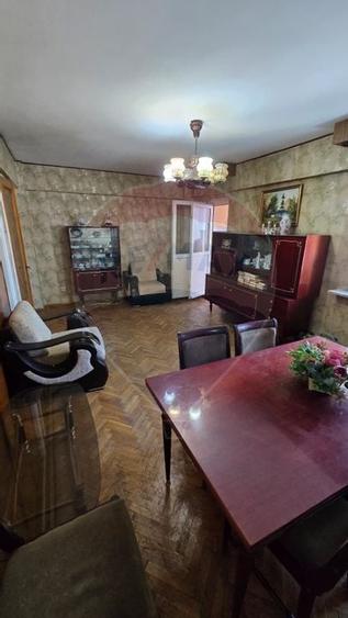 Apartament cu 4 camere decomandat în Ultracentral