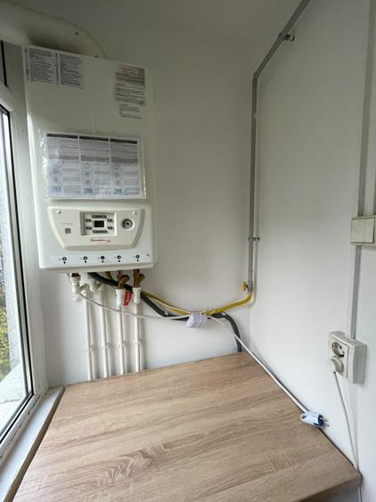 Apartament cu 2 camere semidecomandat, mobilat în Podu Roș