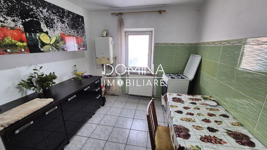 Apartament cu 4 camere decomandat, mobilat în Central