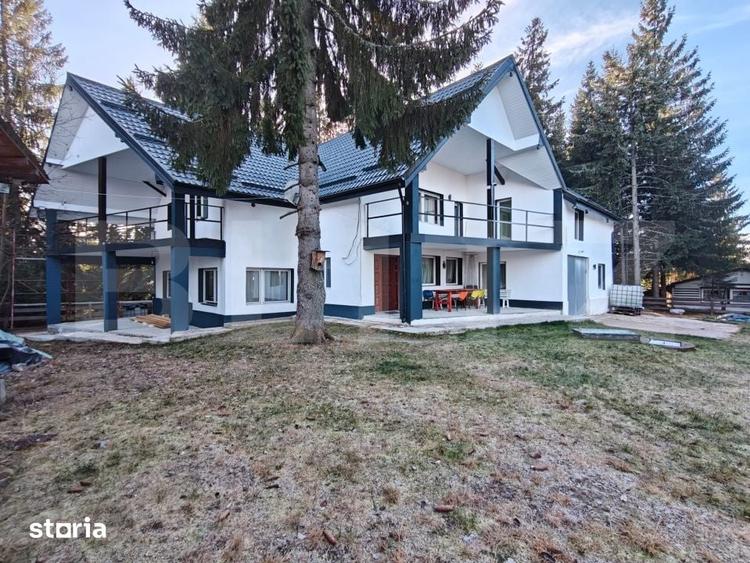Casă cu 7 camere cu Teren 1430 Mp în Măguri