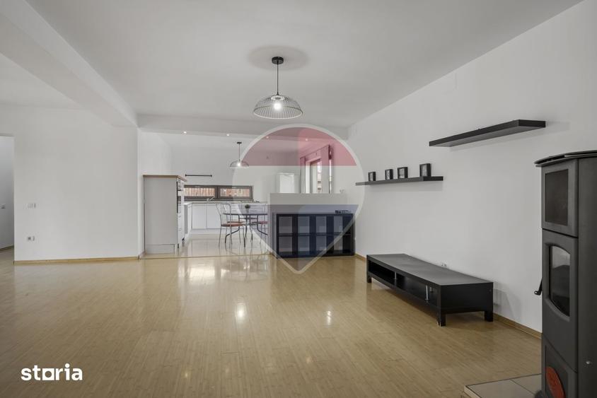 Casă cu 6 camere cu Teren 572 Mp în Tărtășești